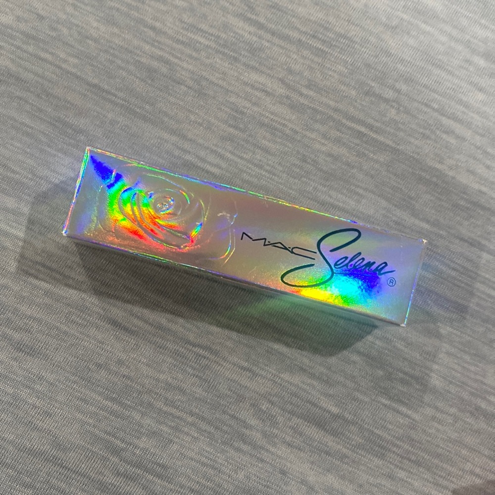 MAC Selena lipstick *NEW*